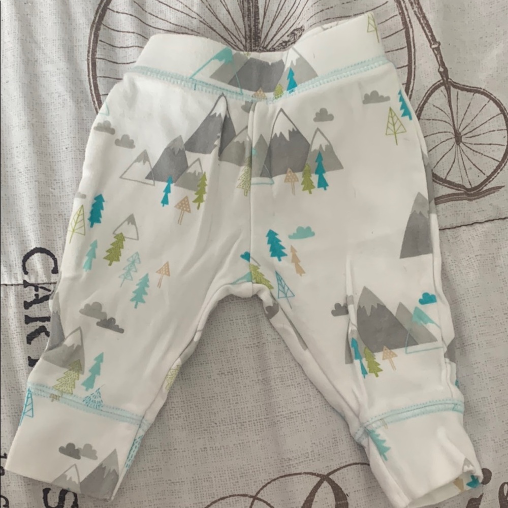 Cloud Island Mountain Print Joggers - White and Gray